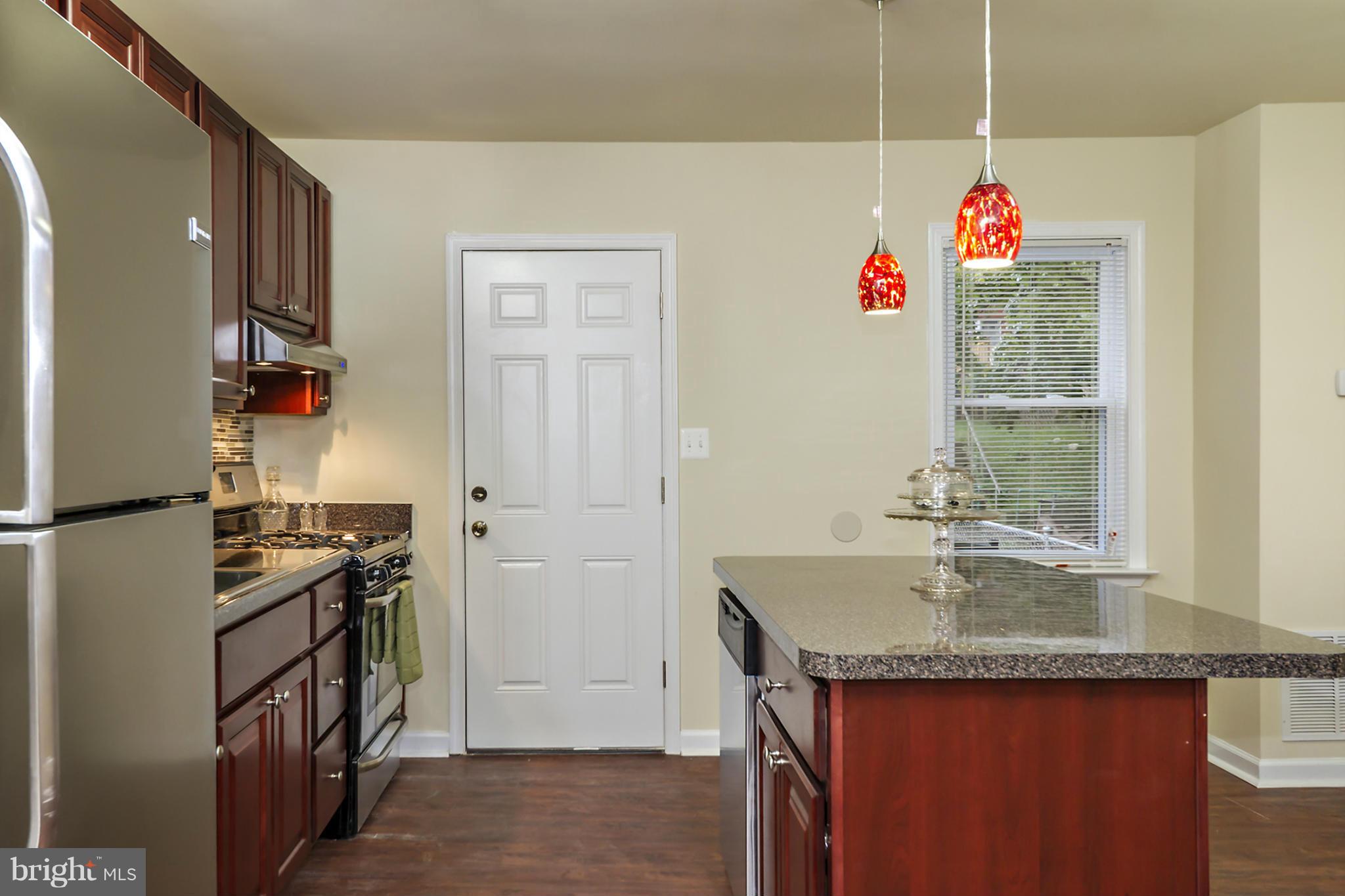 4539 Pen Lucy Road Baltimore, MD 21229 - Photo 6 of 30 Kitchen