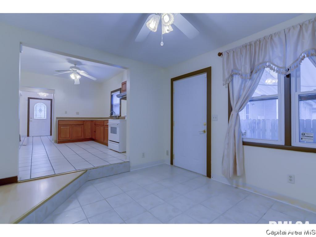 2163 South 10th Street Springfield, IL 62703 - Photo 12 of 32