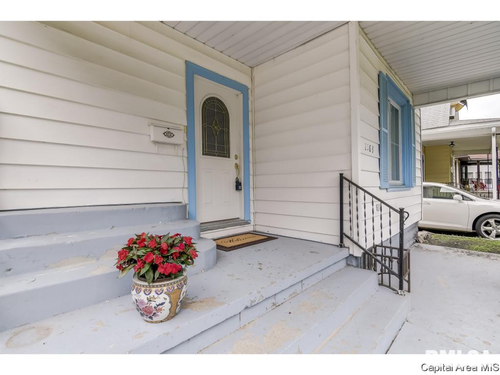 2163 South 10th Street Springfield, IL 62703 - Photo 3 of 32