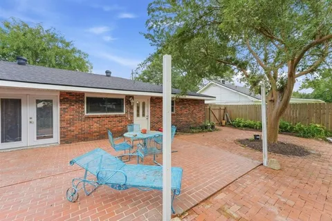 $198,000 | 422 Crestwood Street, Lake Charles, LA 70605