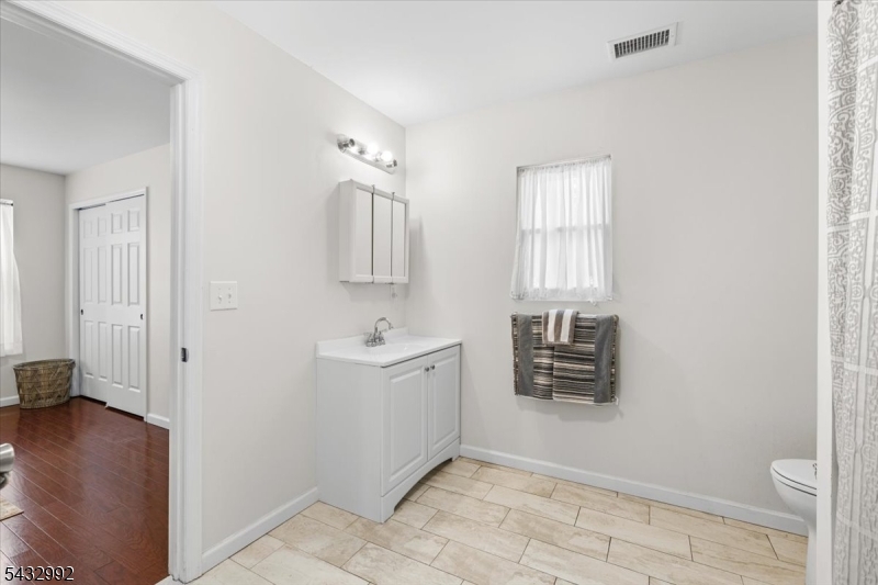 47 Winding Way Andover, NJ 07821 - Photo 17 of 42