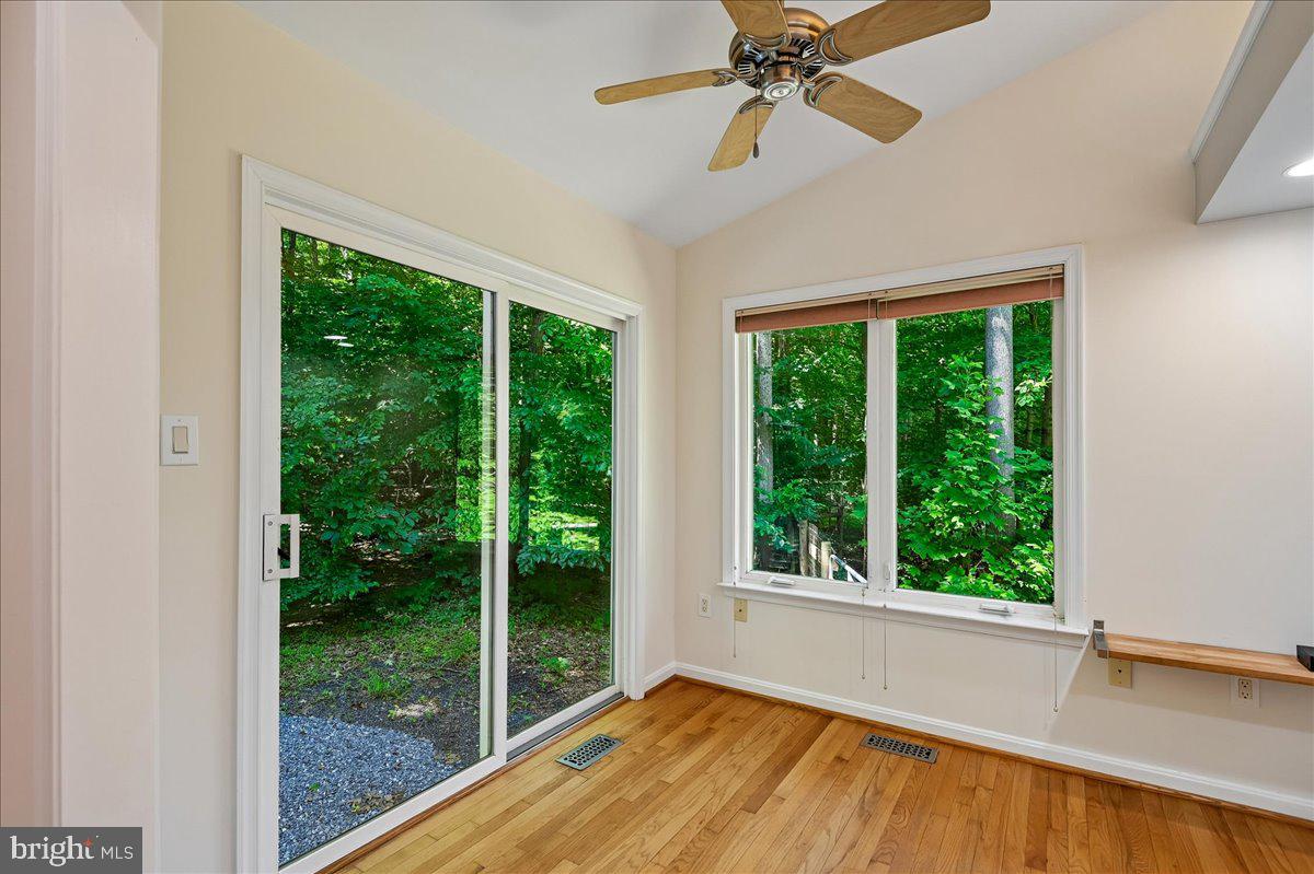 3633 Patuxent River Road Davidsonville, MD 21035 - Photo 38 of 85 Sitting Room with Vaulted Ceiling and Ceiling Fan