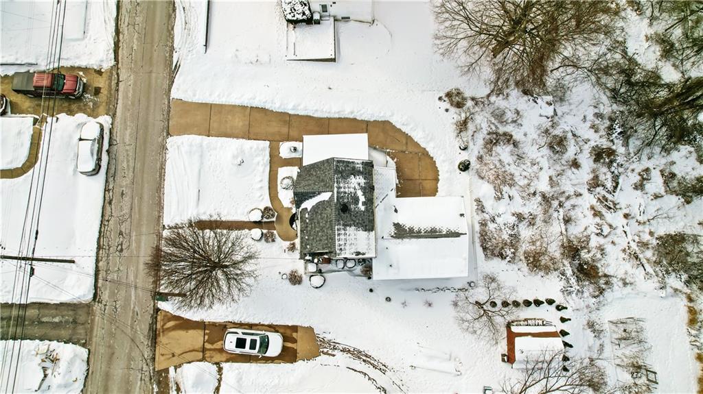 636 Greenlee Road Pittsburgh, PA 15227 - Photo 4 of 25 Gallery Image 4