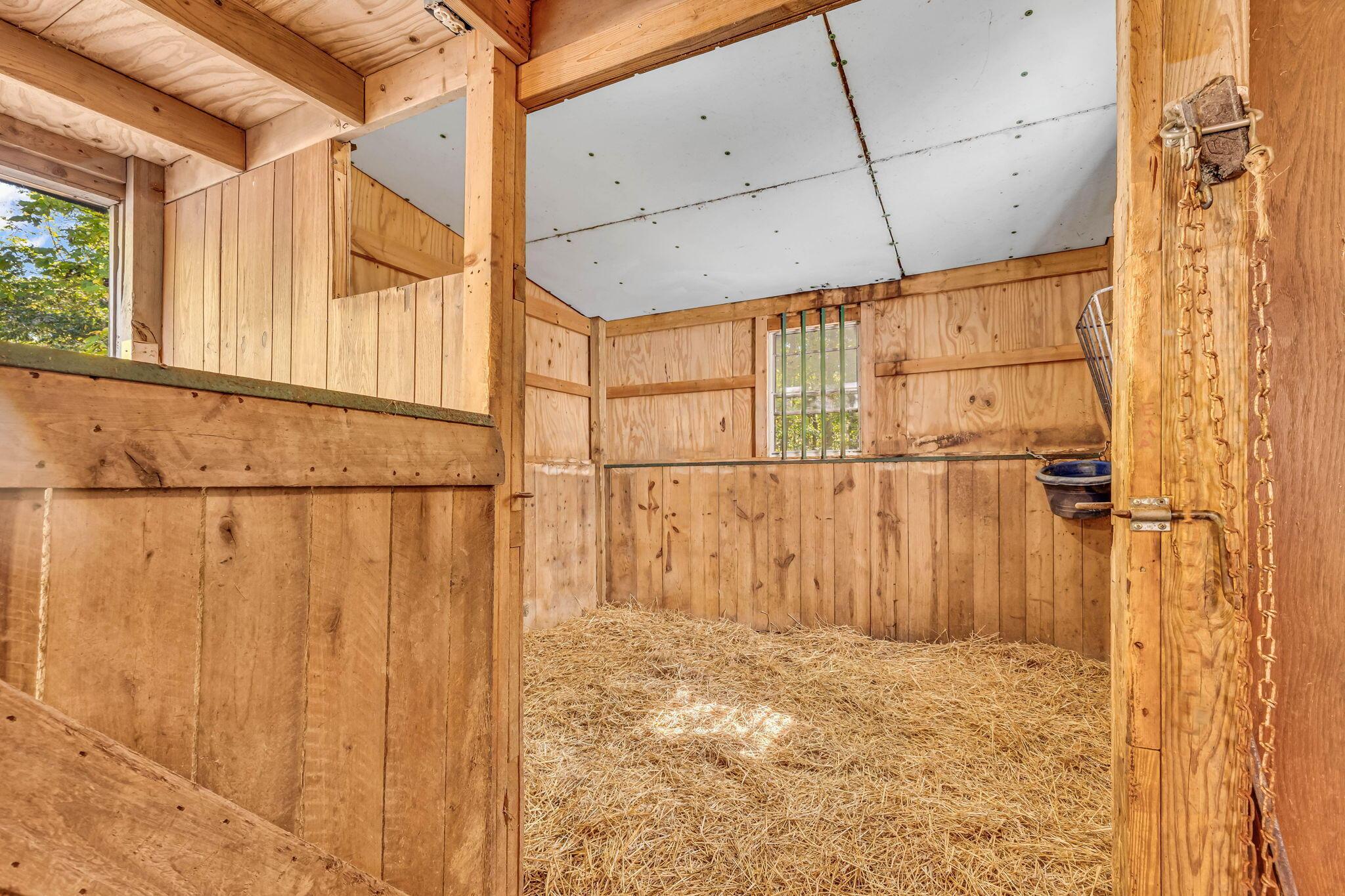 5830 Houchard Road Dublin, OH 43016 - Photo 48 of 57 4 Large Stalls