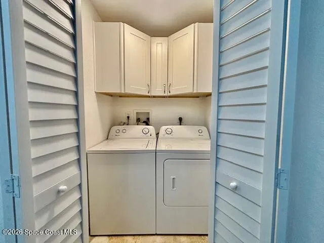 a view of empty room with windows