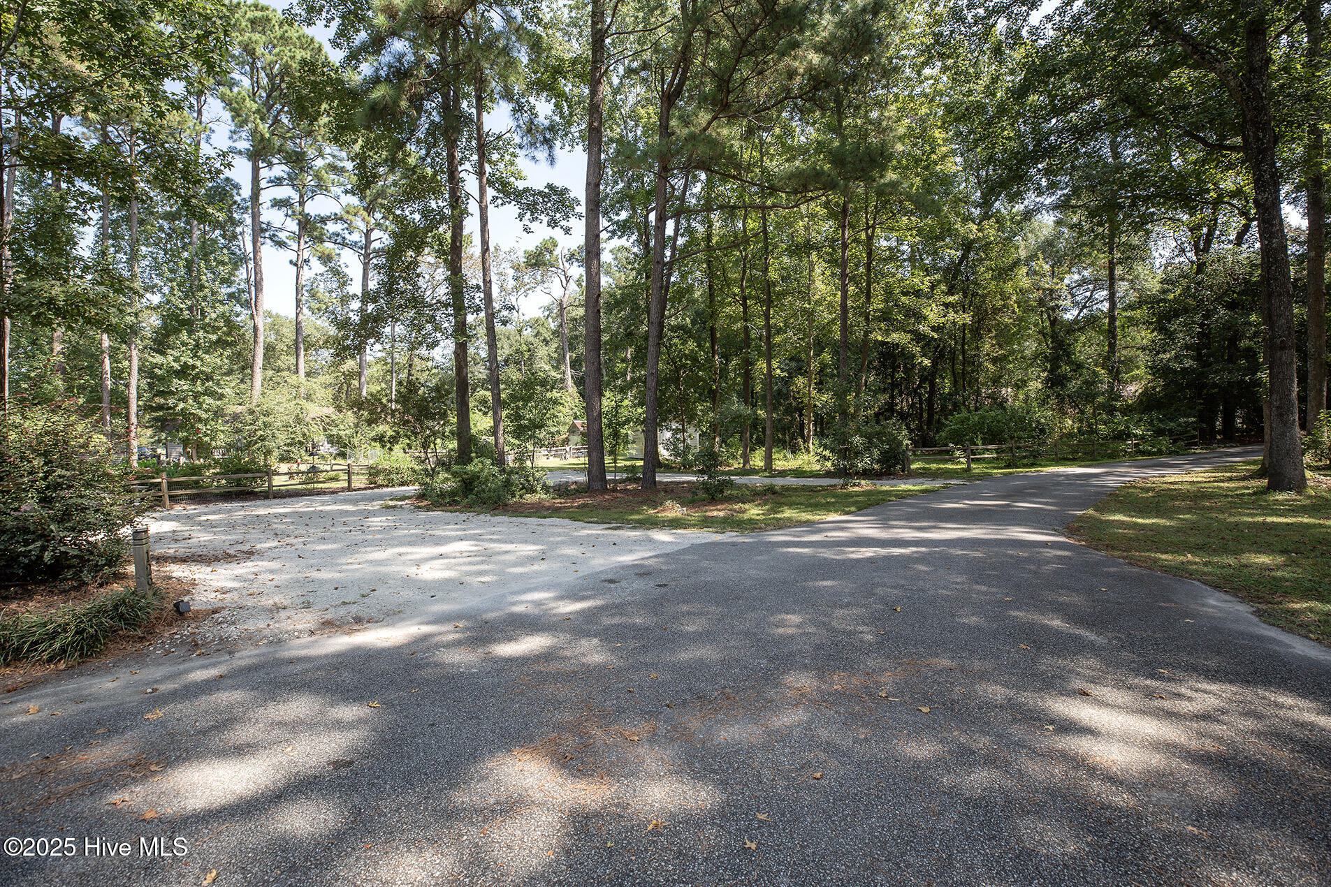 129 Brookgreen Road Castle Hayne, NC 28429 - Photo 41 of 46 Brookgreen129-driveShaneL33A6427 copy