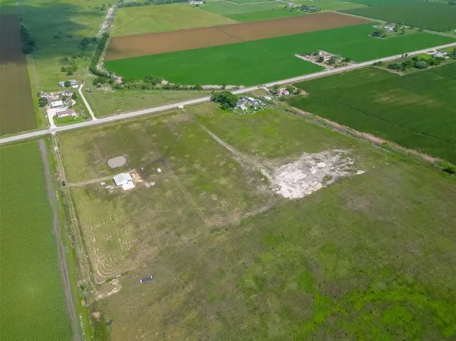 a view of a tennis court