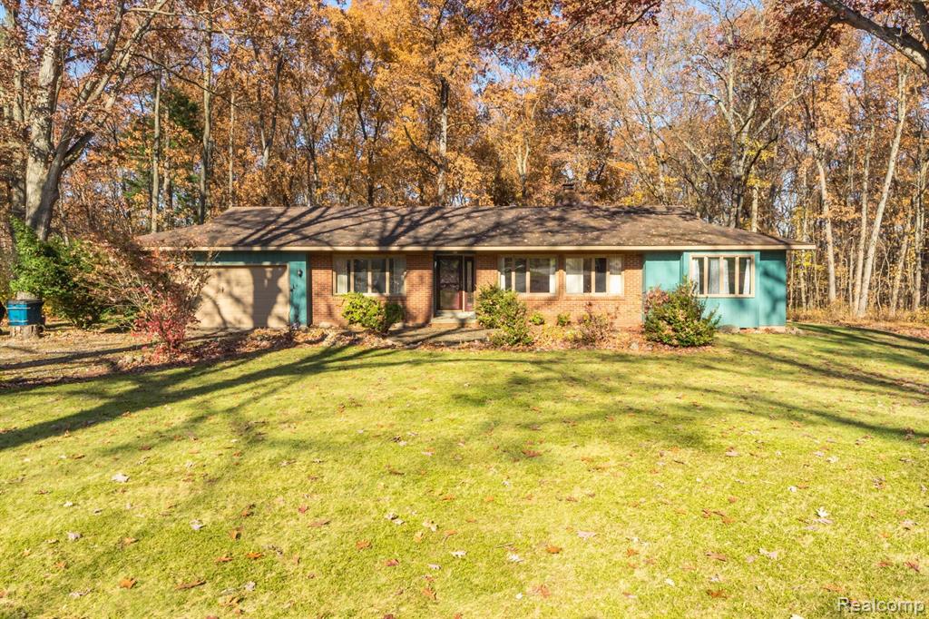 3290 Norton Road Howell, MI 48843 - Photo 1 of 27
