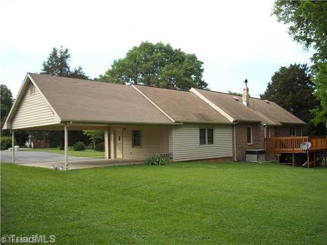 1257 Sandy Cross Road Burlington, NC 27217 - Photo 2 of 16 Exterior Back.