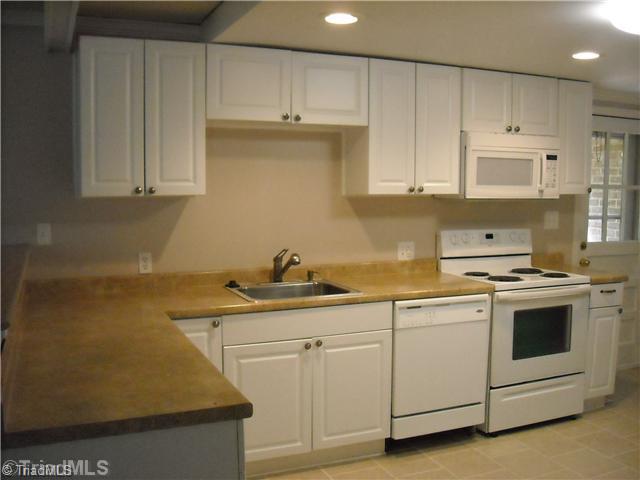 1257 Sandy Cross Road Burlington, NC 27217 - Photo 15 of 16 Kitchen.