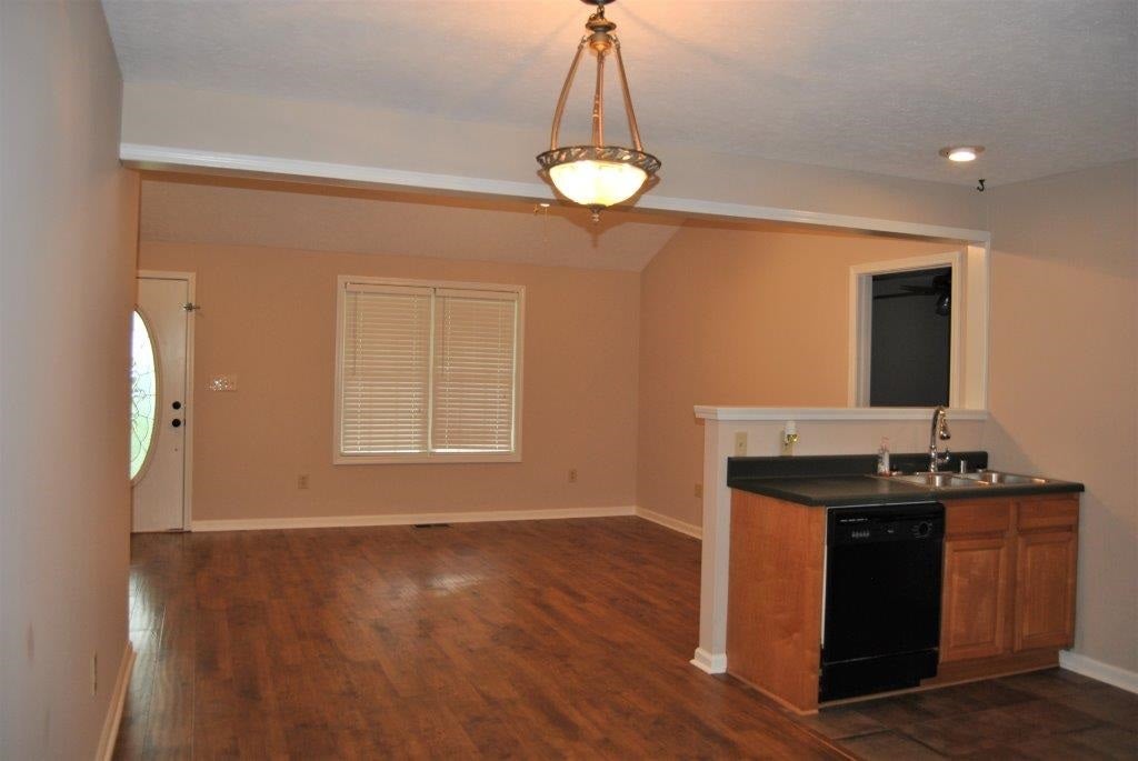 185 Friendship Church Road Scottsville, KY 42164 - Photo 5 of 23 Gallery Image 5