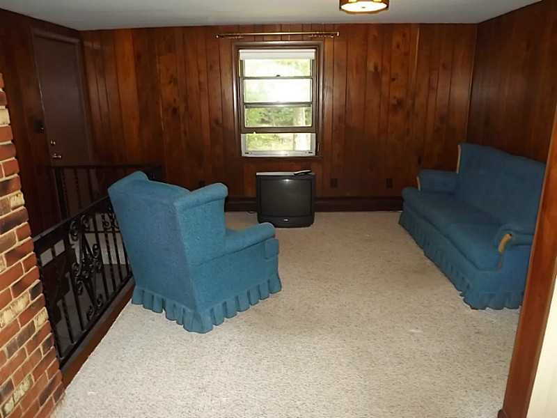 80 Whipple Road Smithfield, RI 02917 - Photo 15 of 24 Den/Family/Great Room.