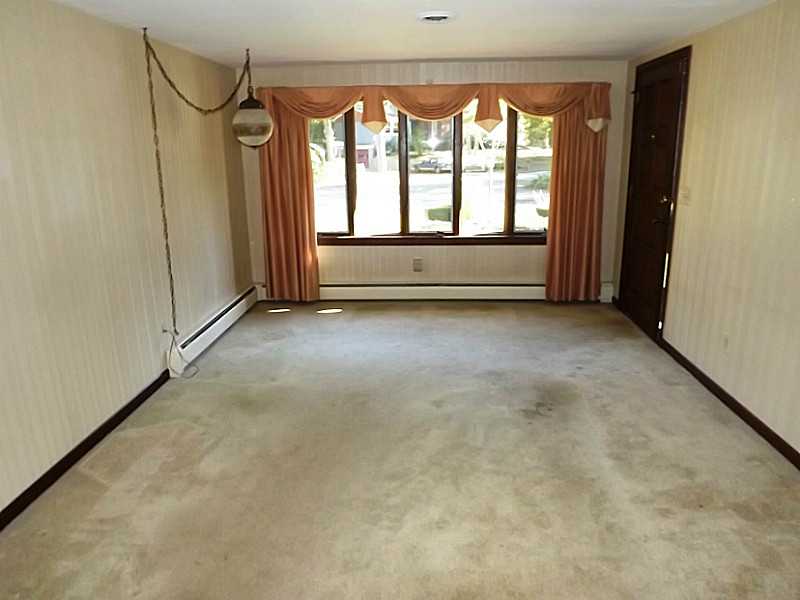 80 Whipple Road Smithfield, RI 02917 - Photo 4 of 24 Living Room.