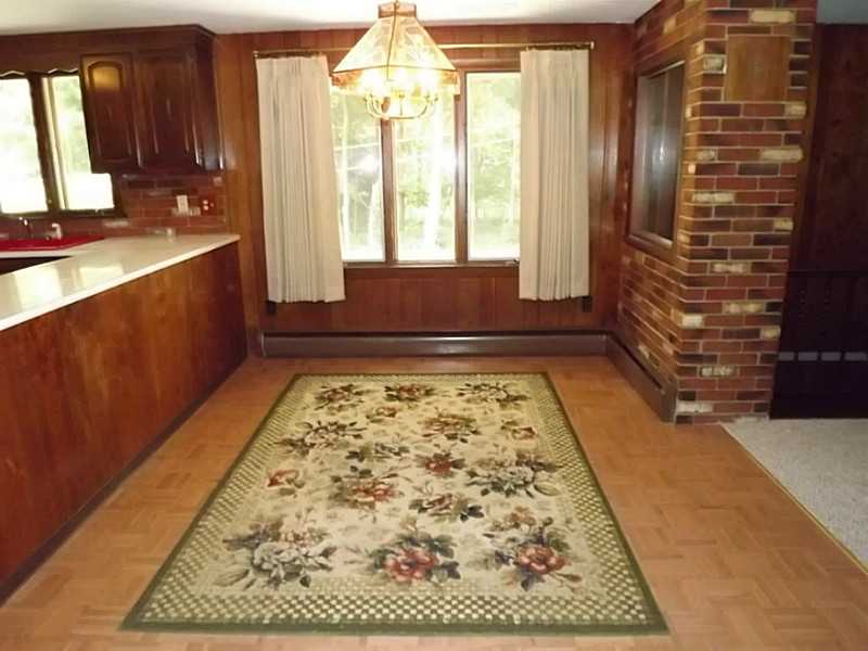 80 Whipple Road Smithfield, RI 02917 - Photo 5 of 24 Dining Area.