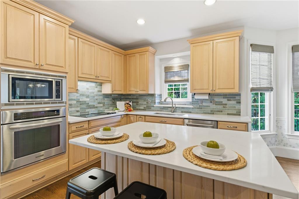 700 Doe Court Alpharetta, GA 30005 - Photo 10 of 61