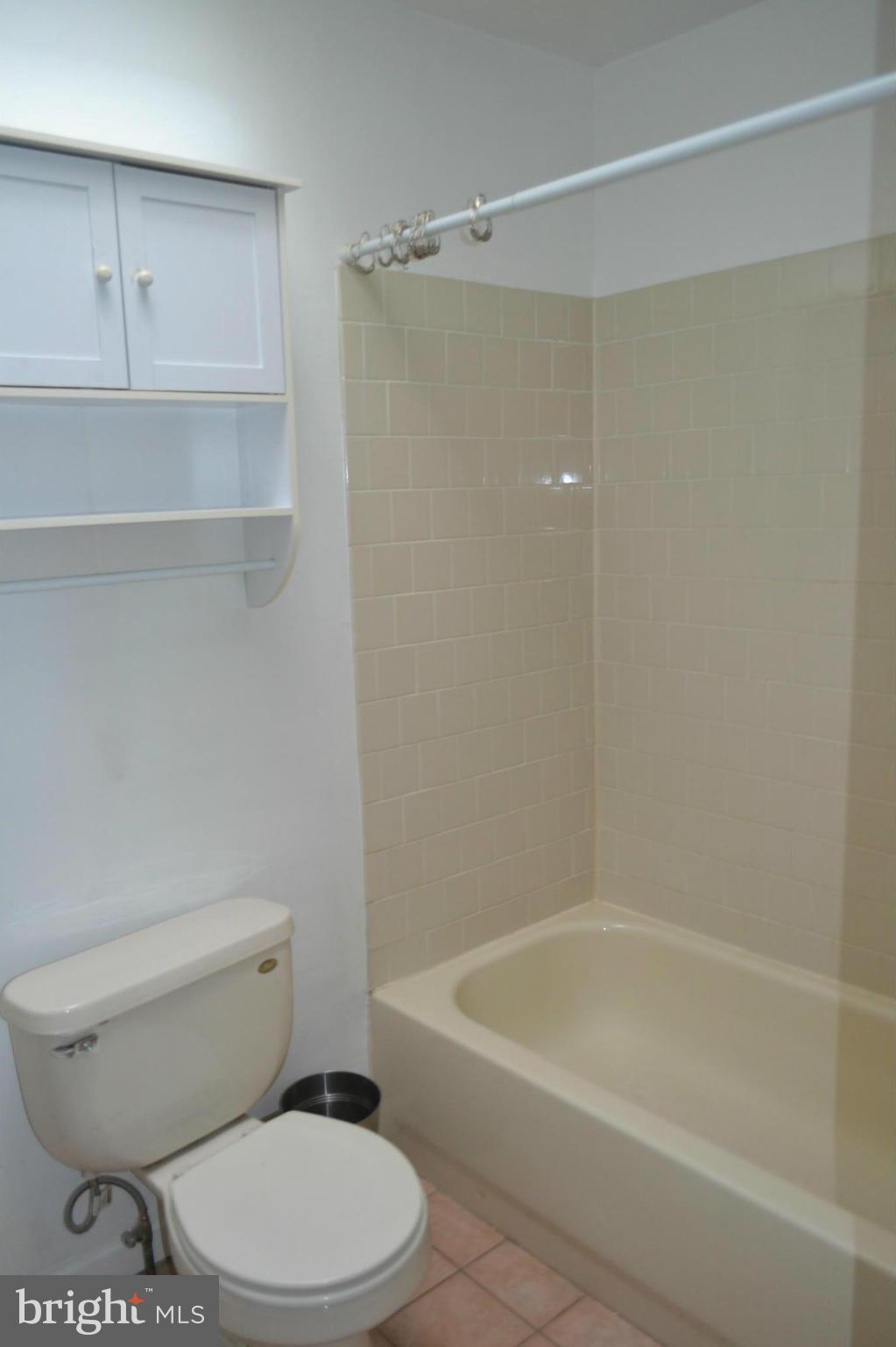 1146 Roland Heights Avenue Baltimore, MD 21211 - Photo 11 of 21 Bath