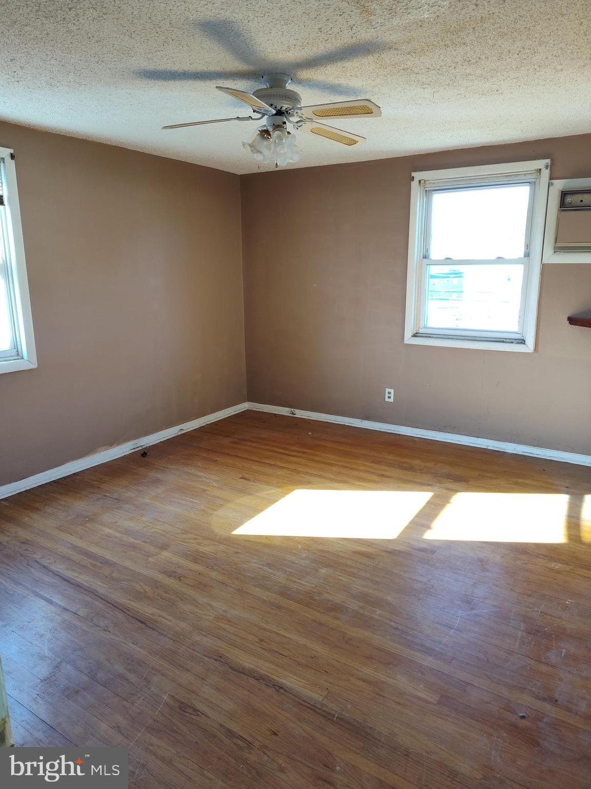 819 Grant Road Folcroft, PA 19032 - Photo 10 of 16