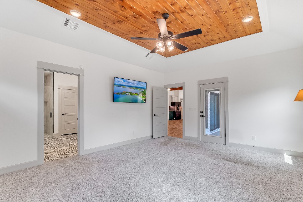 825 County Road 3152 Kempner, TX 76539 - Photo 14 of 34 a view of a livingroom with a ceiling fan