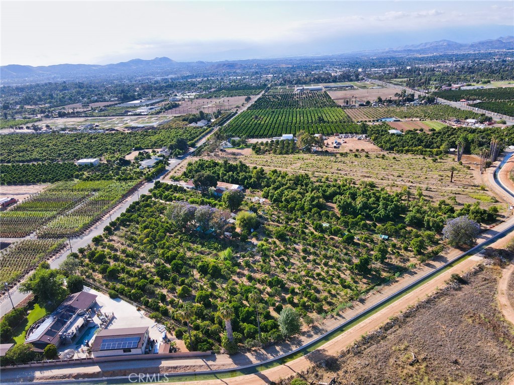 2049 Myers Street Riverside, CA 92503 - Photo 4 of 75
