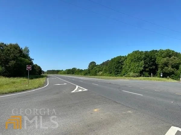a view of a tennis court