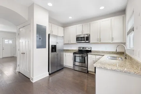 $450,000 | 318 West Mill Drive, Nashville, TN 37209