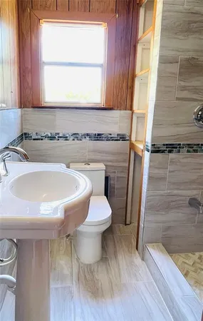 $1,800 | 202 5 Points Road, Waxahachie, TX 75165