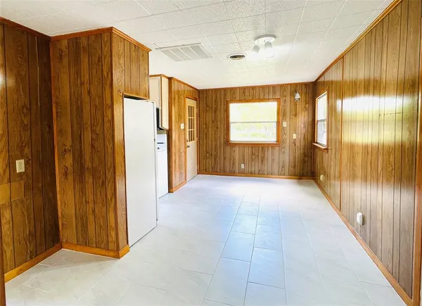 $1,800 | 202 5 Points Road, Waxahachie, TX 75165