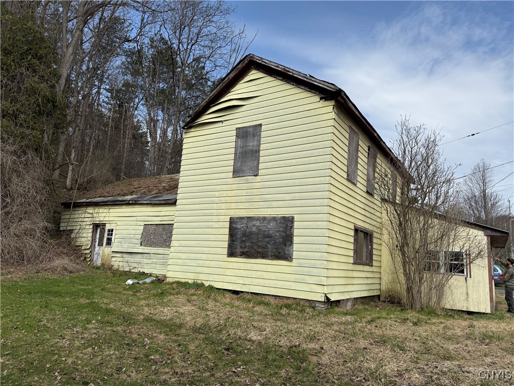 109 Augusta Road Augusta, NY 13425 - Photo 4 of 10