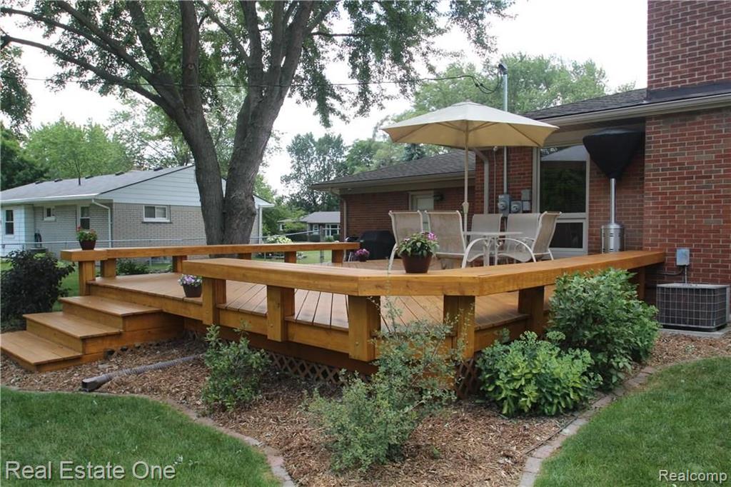 28388 Westerleigh Road Farmington Hills, MI 48334 - Photo 25 of 41
