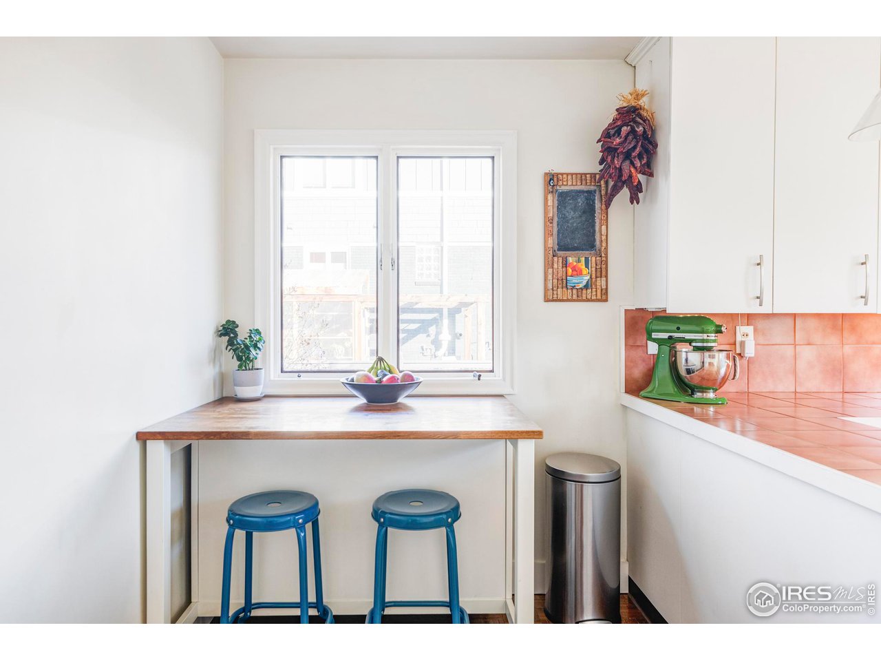 2870 15th Street Boulder, CO 80304 - Photo 11 of 21 Kitchen eating area.
