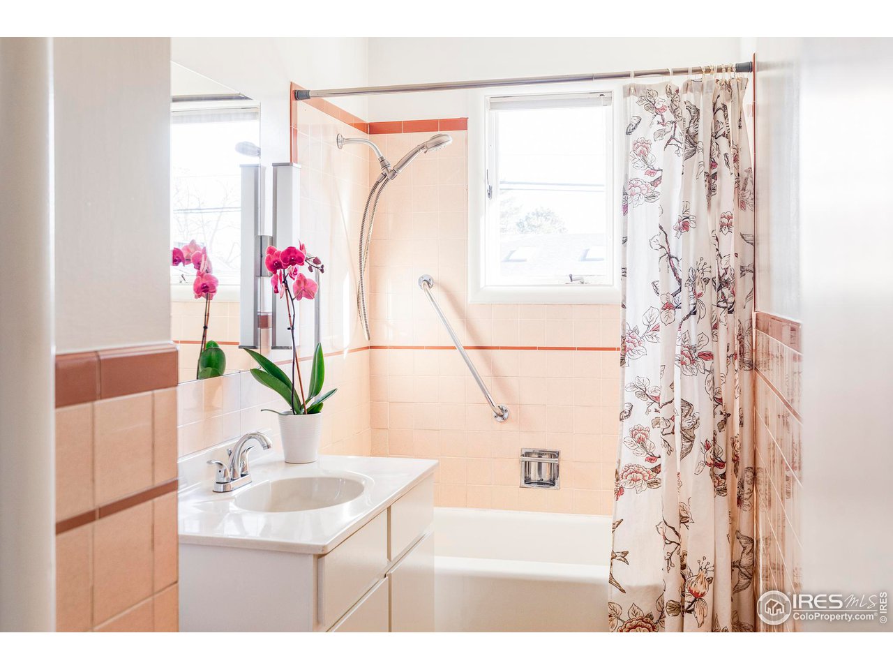 2870 15th Street Boulder, CO 80304 - Photo 13 of 21 Guest bathroom.