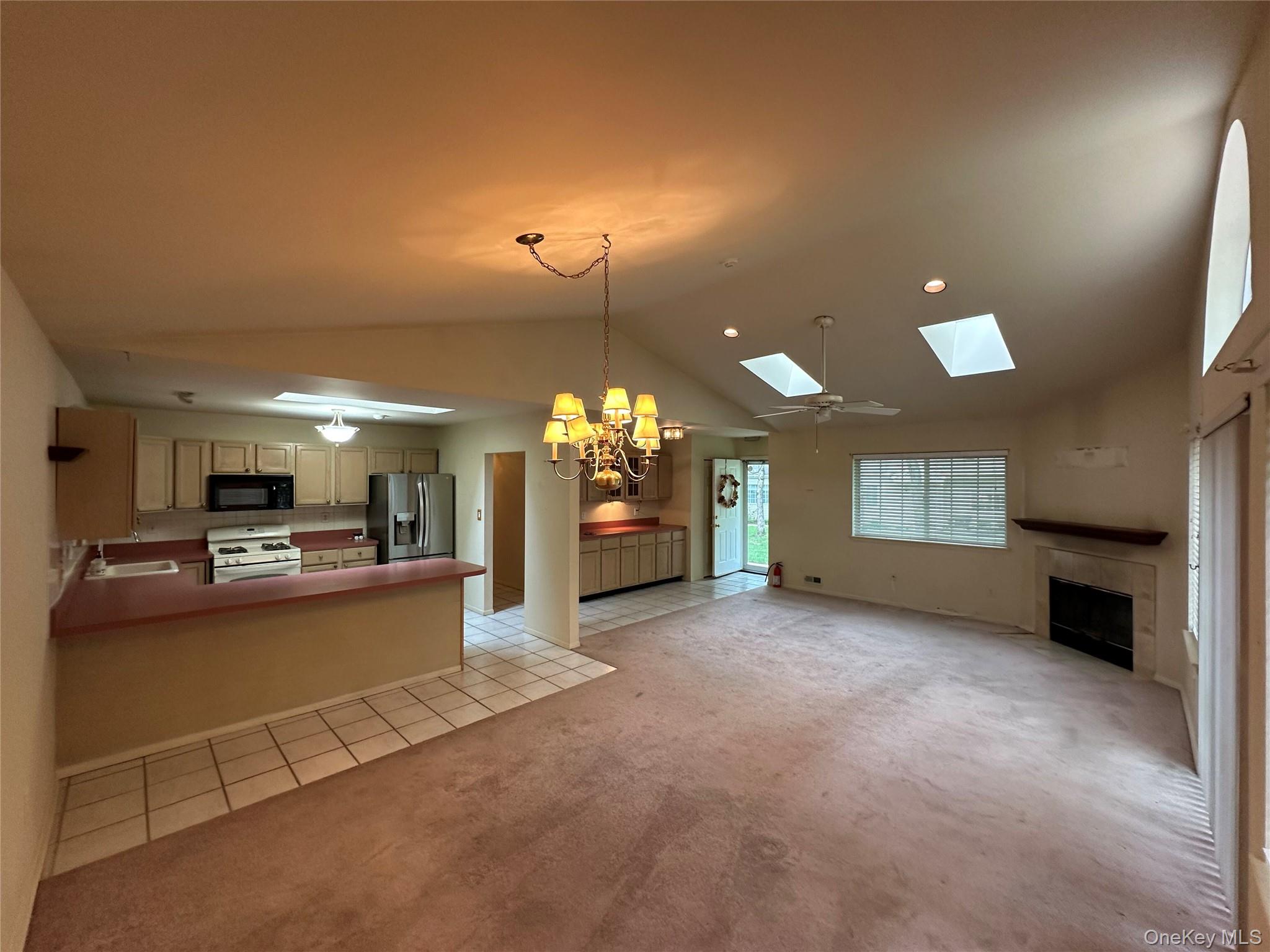 89 Rabbit Run Manorville, NY 11949 - Photo 6 of 16