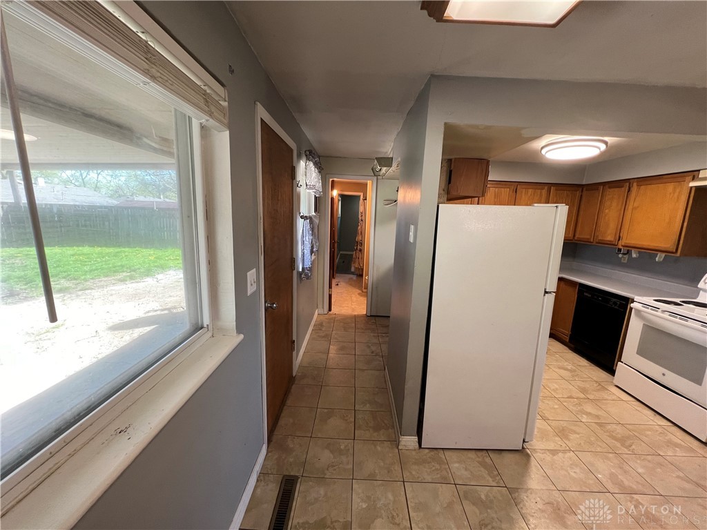5728 Beth Road Huber Heights, OH 45424 - Photo 12 of 21 Gallery Image 12