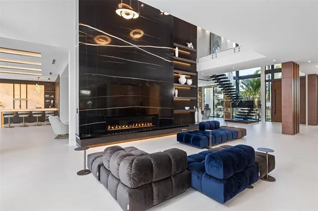 $11,500,000 | 2733 Northeast 16th Street, Fort Lauderdale, FL 33305