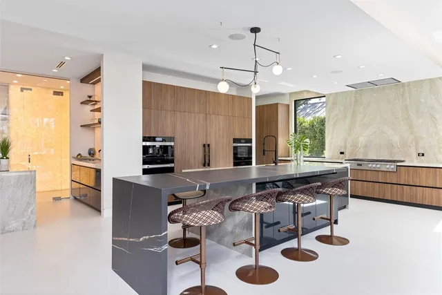 $11,500,000 | 2733 Northeast 16th Street, Fort Lauderdale, FL 33305