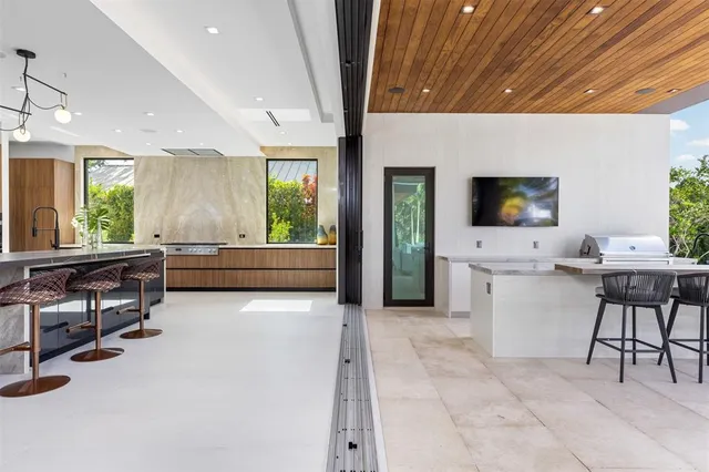 $11,500,000 | 2733 Northeast 16th Street, Fort Lauderdale, FL 33305