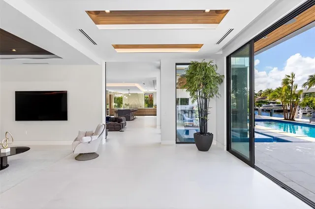 $11,500,000 | 2733 Northeast 16th Street, Fort Lauderdale, FL 33305