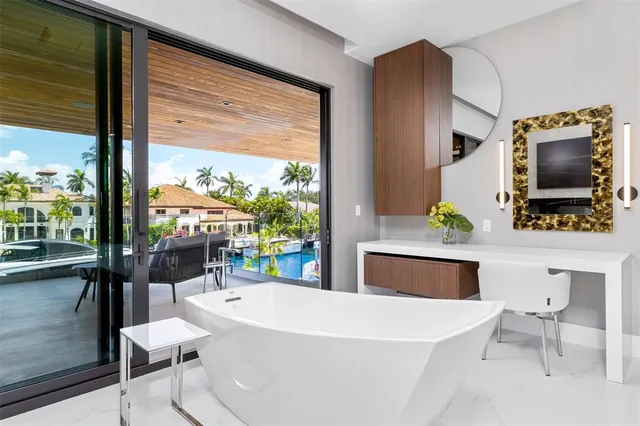 $11,500,000 | 2733 Northeast 16th Street, Fort Lauderdale, FL 33305