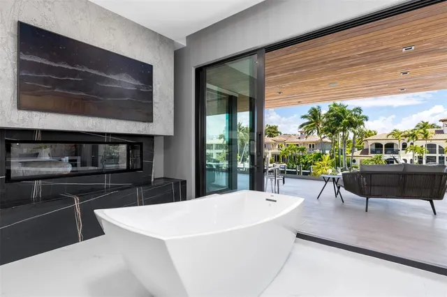 $11,500,000 | 2733 Northeast 16th Street, Fort Lauderdale, FL 33305