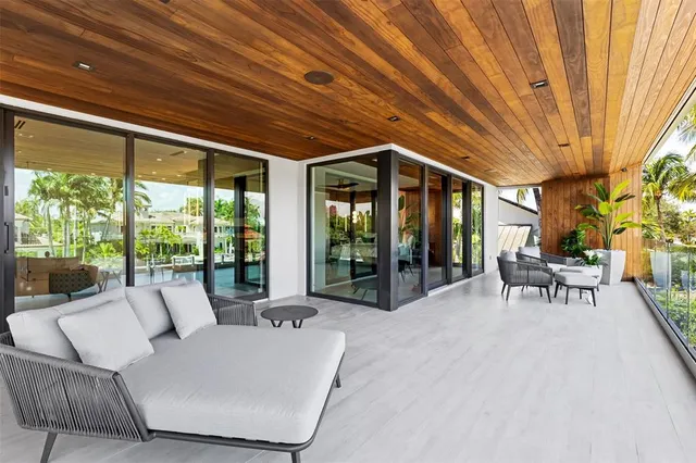 $11,500,000 | 2733 Northeast 16th Street, Fort Lauderdale, FL 33305