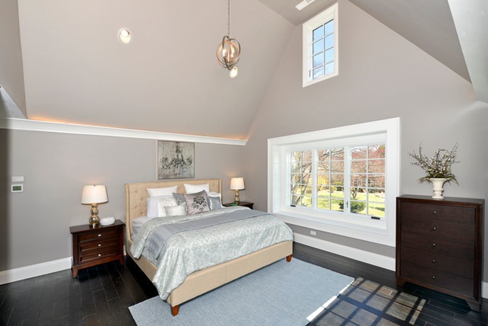 330 Brookside Lane Glencoe, IL 60022 - Photo 18 of 40 a bedroom with a bed and window