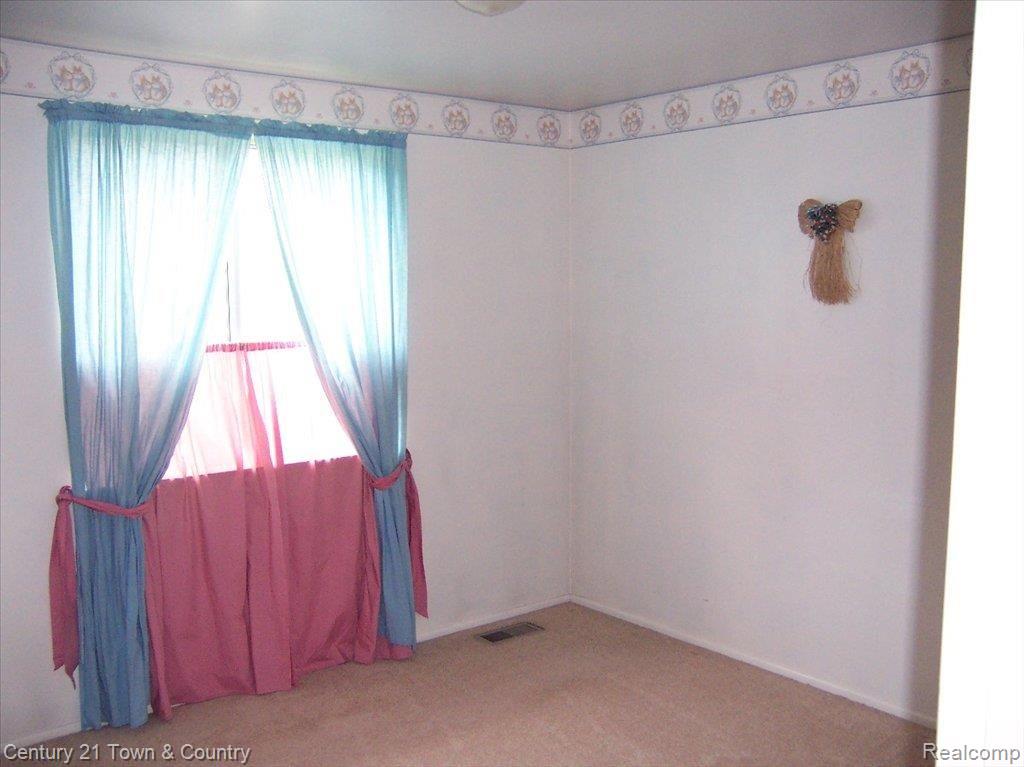 8710 Miller Road Clarkston, MI 48348 - Photo 10 of 17 3 of 4 bedrooms