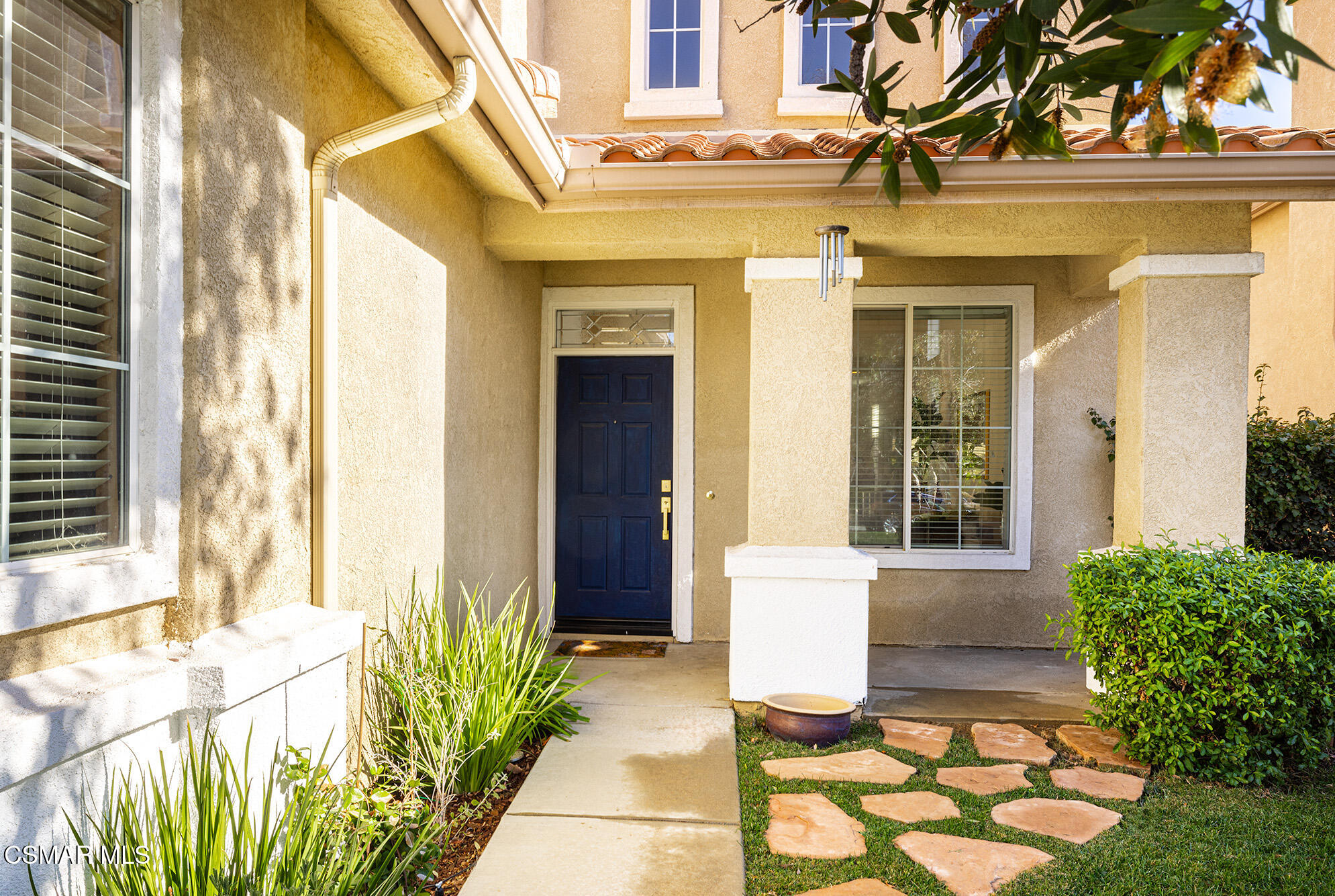 2684 Sunshine Valley Court Simi Valley, CA 93063 - Photo 6 of 38 a front view of a house with a outdoor space