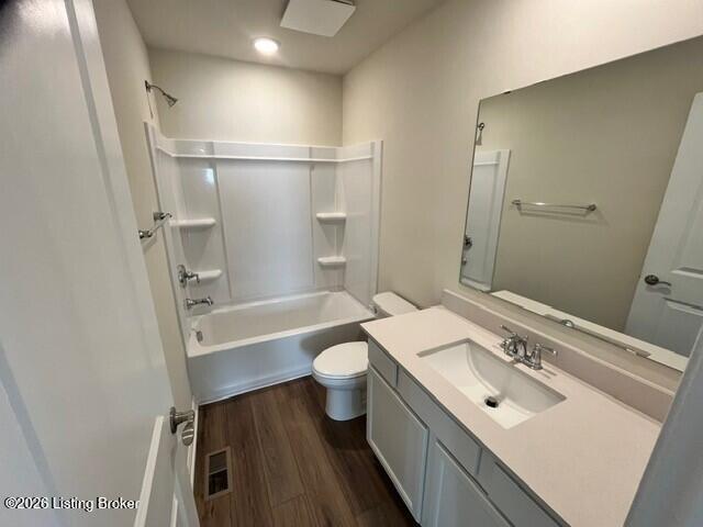 8309 Fairmount Road Louisville, KY 40291 - Photo 15 of 23 Full Bathroom
