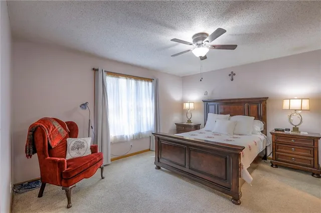 $330,000 | 1053 Southwest 8th Circle, Lee's Summit, MO 64081