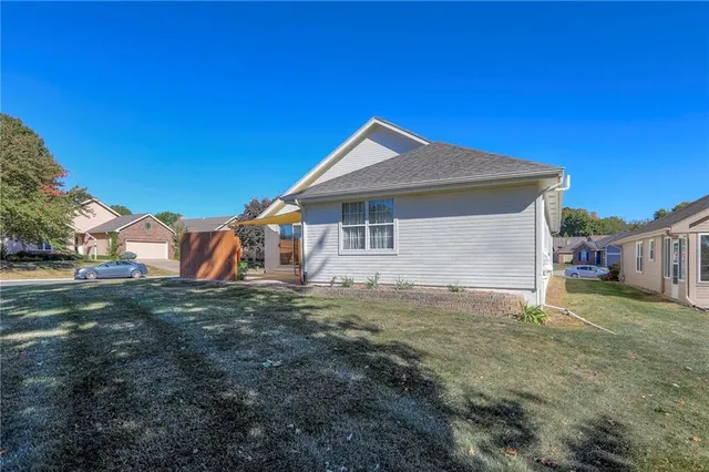 $330,000 | 1053 Southwest 8th Circle, Lee's Summit, MO 64081