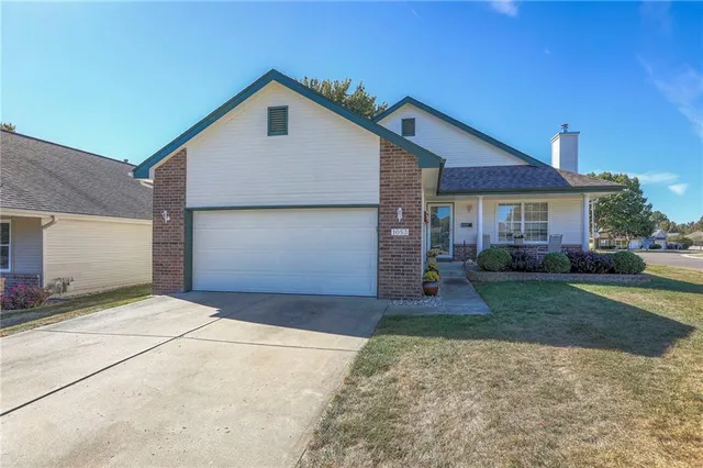 $330,000 | 1053 Southwest 8th Circle, Lee's Summit, MO 64081