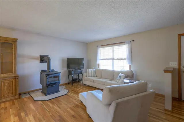 $330,000 | 1053 Southwest 8th Circle, Lee's Summit, MO 64081