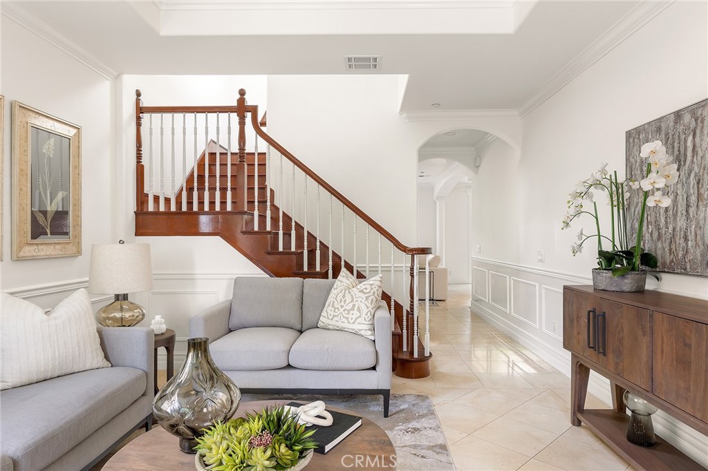 525 Fifth Avenue, Unit B Arcadia, CA 91006 - Photo 3 of 12 a living room with furniture and a potted plant