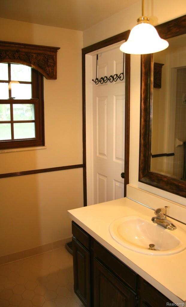 2734 Hillendale Drive Rochester, MI 48309 - Photo 19 of 24 IMG_0019.jpg